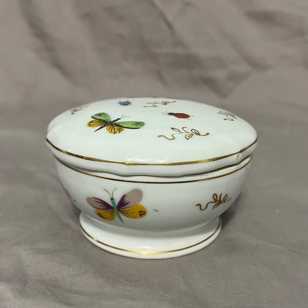 Vintage porcelain Lenwile Ardalt vanity set. - Picture 12 of 15